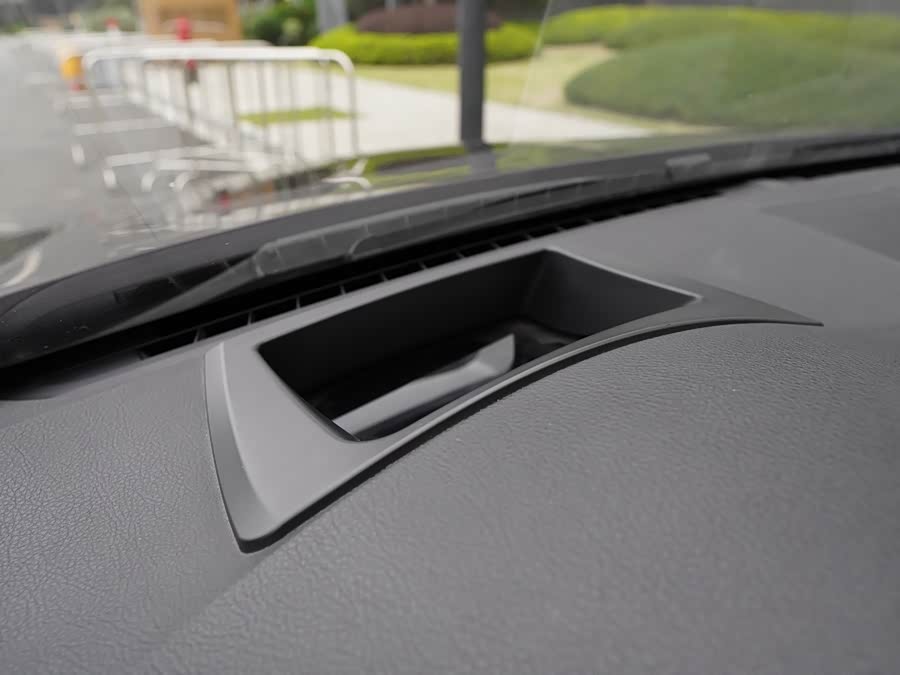 BMW 5 Series GT 2010 immagine di auto #26