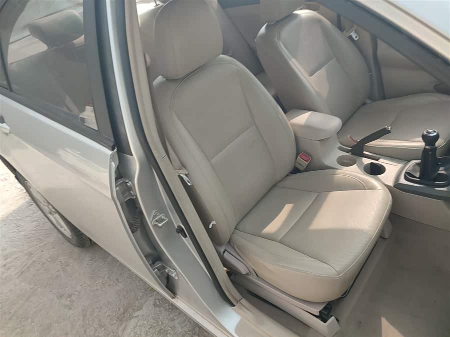 BYD L3 2014 car image #26