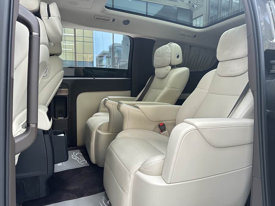 理想汽车 理想MEGA 2024 汽车图片 #26