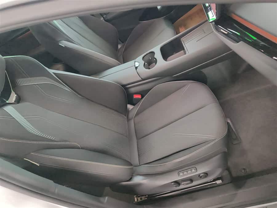 Volkswagen ID.UNYX 06 2024 image de voiture #26