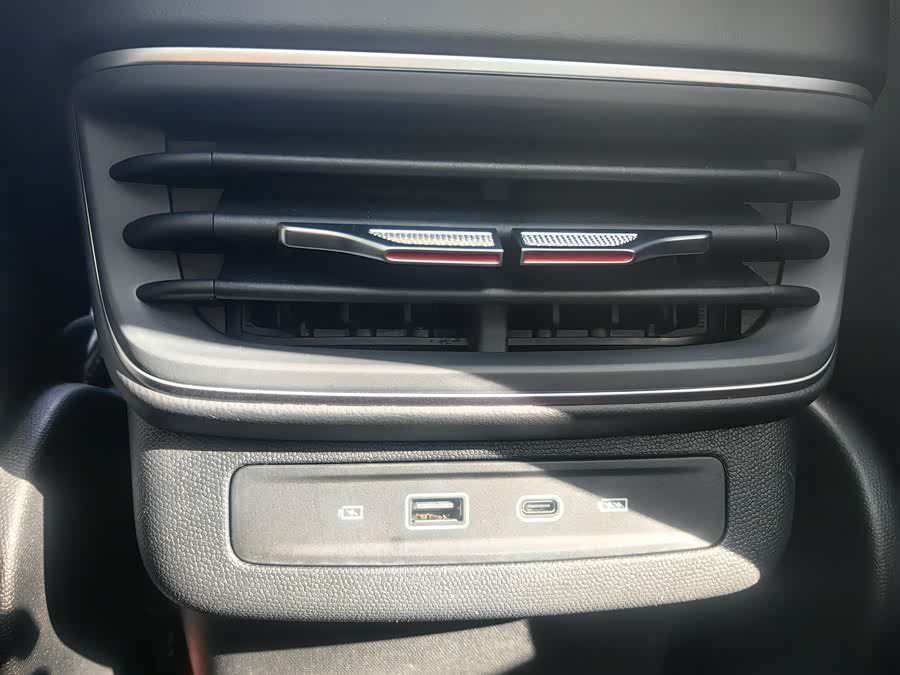 HongQi HS3 PHEV 2024 #26 HongQi HS3 PHEV 2024 car image #26