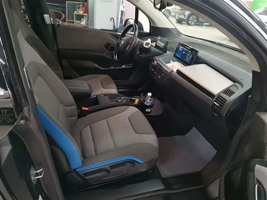 BMW i3 (Imported) 2018 صورة سيارة #26