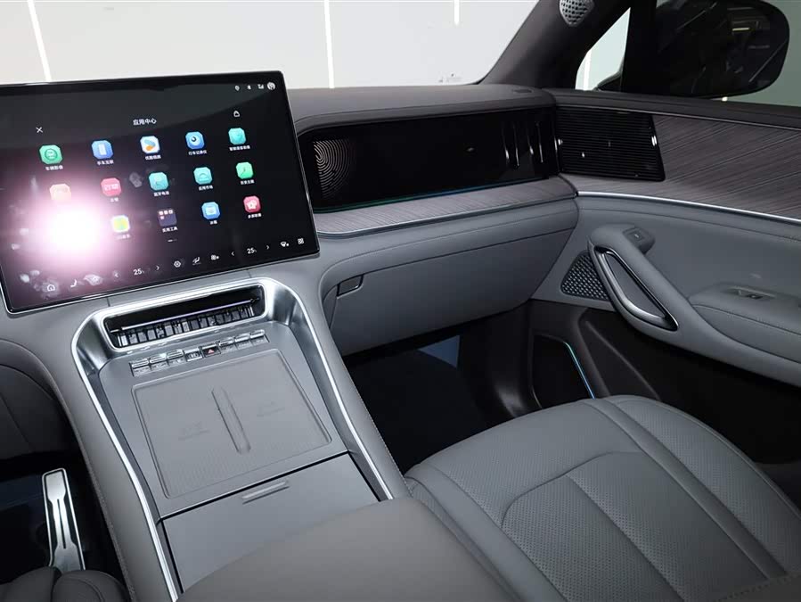 Denza N9 2025 #26 Denza N9 2025 car image #26