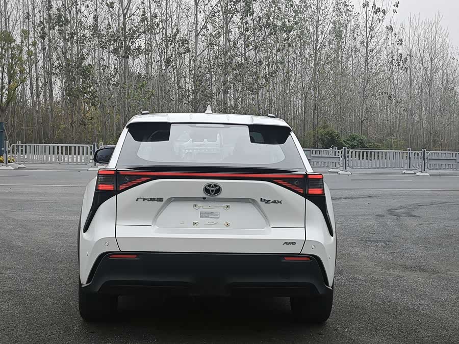 Toyota bZ4X 2022 immagine di auto #26