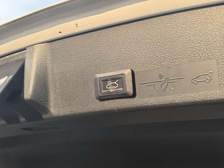 Volkswagen Cross Lavida 2014 immagine di auto #26