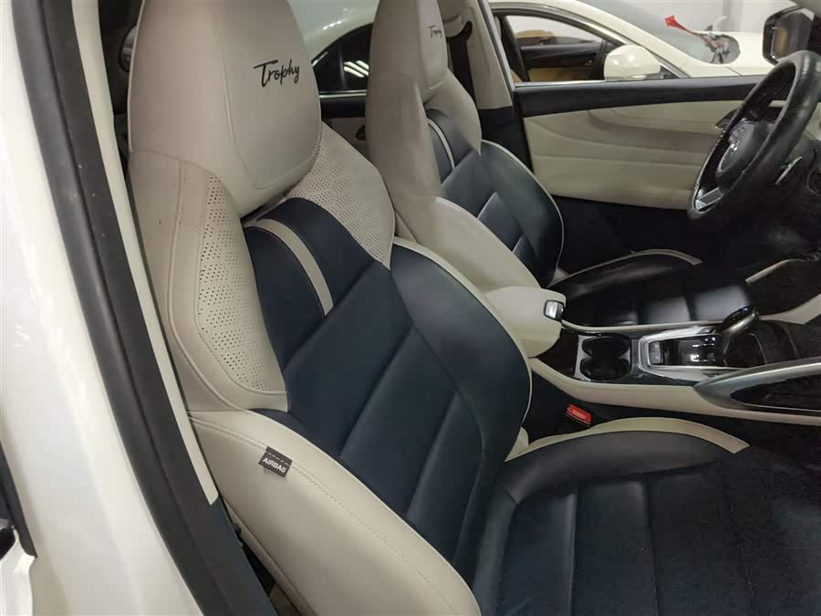 MG Pilot 2021 car image #26