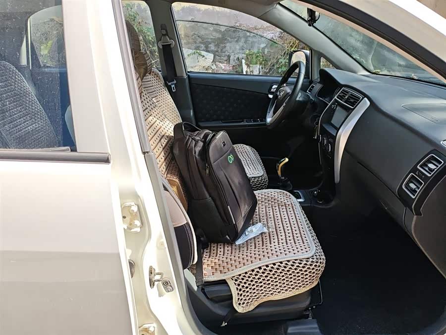 Suzuki Liana A6 2015 immagine di auto #26