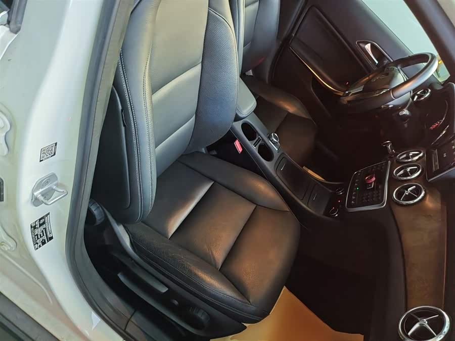 Mercedes-Benz GLA Class (Imported) 2015 car image #26