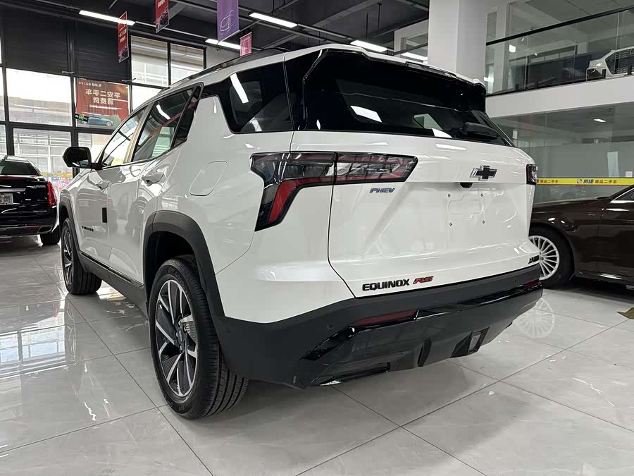 Chevrolet Equinox Plus 2025 car image #26