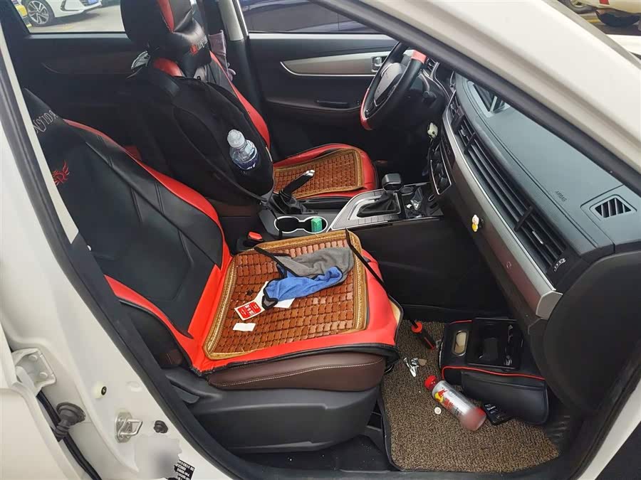 Forthing T5 2023 #26 Forthing T5 2023 صورة سيارة #26