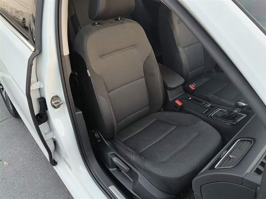 Volkswagen Golf Pure Electric 2020 #26 Volkswagen Golf Pure Electric 2020 image de voiture #26