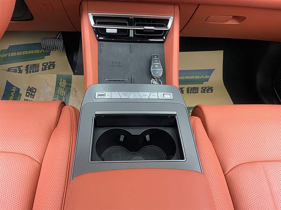 BYD Tang L 2025 #26 BYD Tang L 2025 صورة سيارة #26