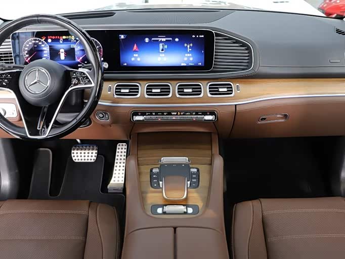 Mercedes-Benz GLS Class 2023 car image #26