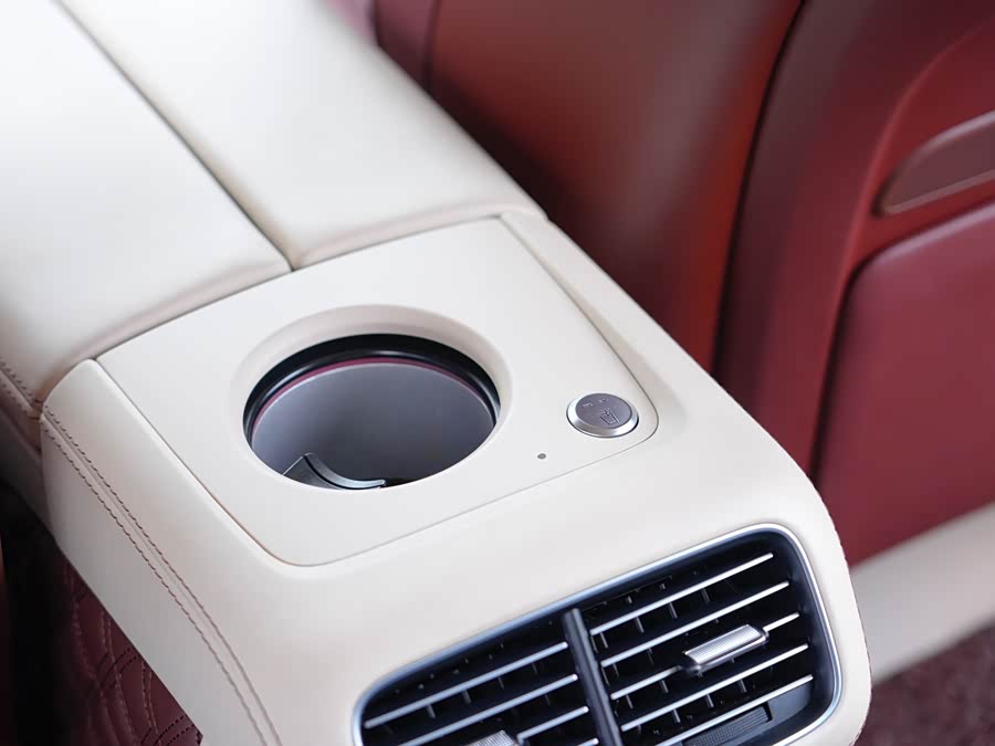 Mercedes-Benz Maybach GLS 2023 #26 Mercedes-Benz Maybach GLS 2023 صورة سيارة #26