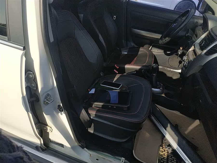 Great Wall M4 2013 صورة سيارة #26