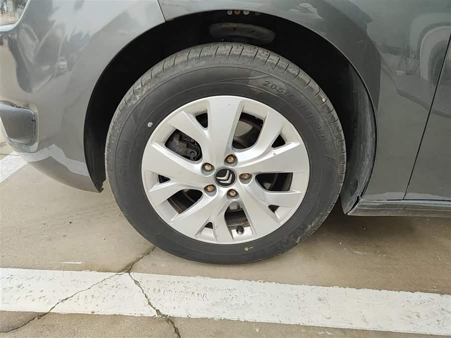 Citroen C4 PICASSO 2017 صورة سيارة #26