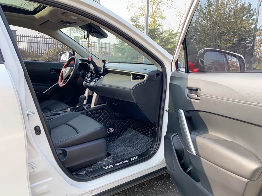 Toyota Corolla Cross 2023 immagine di auto #26