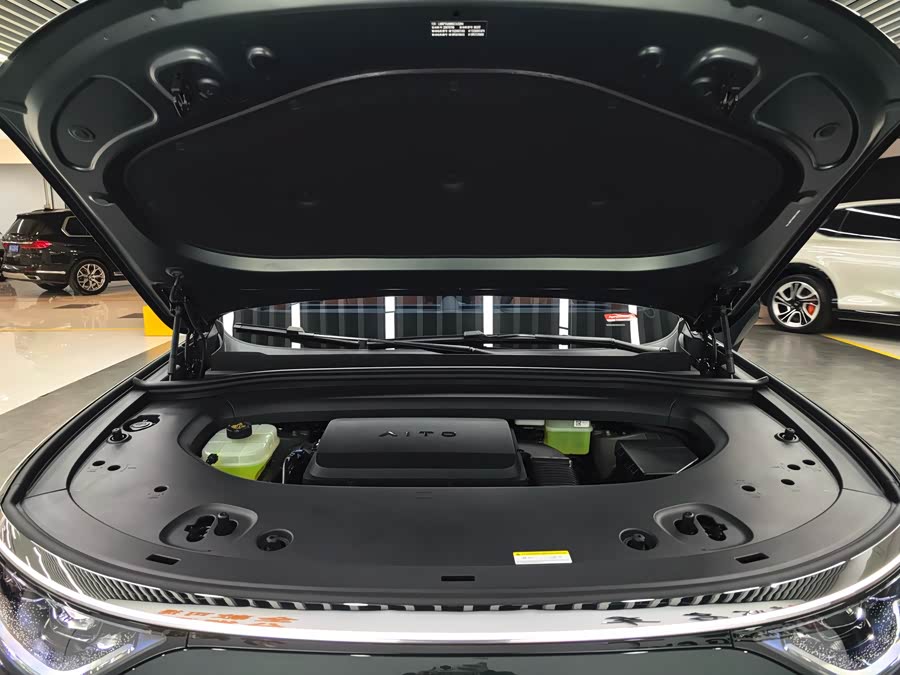 2025 car image #26