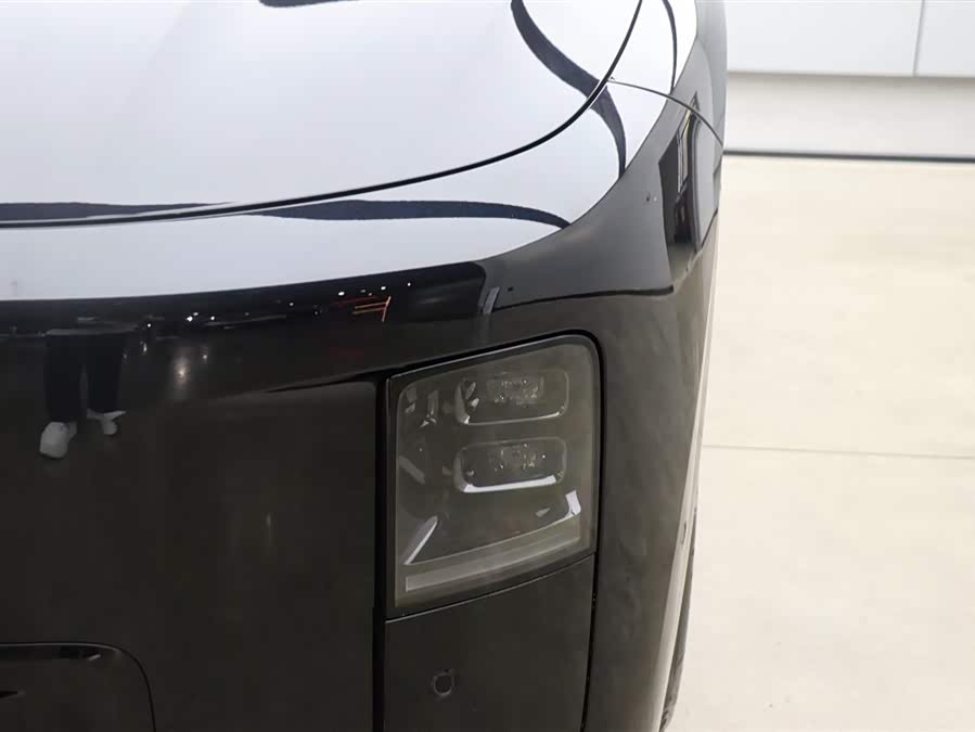 Li i8 2025 image de voiture #26