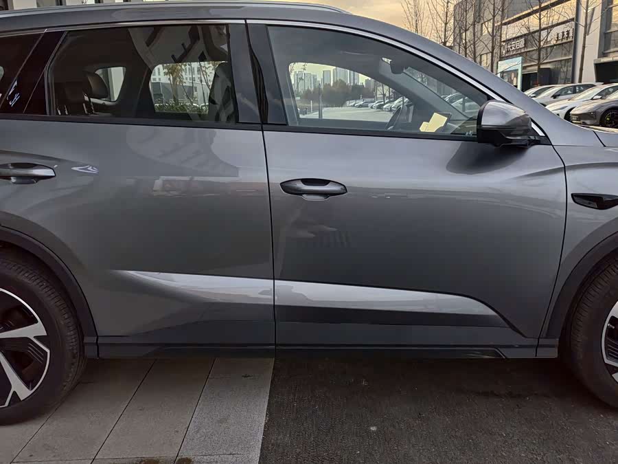 BYD Sea Lion 05 DM-i 2025 car image #26