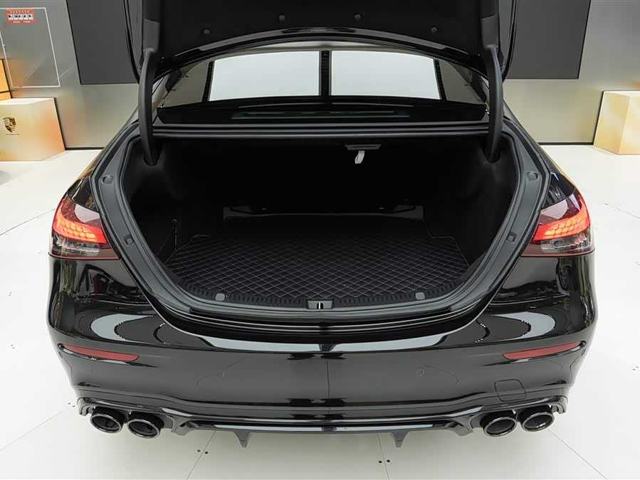 Mercedes-Benz E AMG 2023 immagine di auto #26