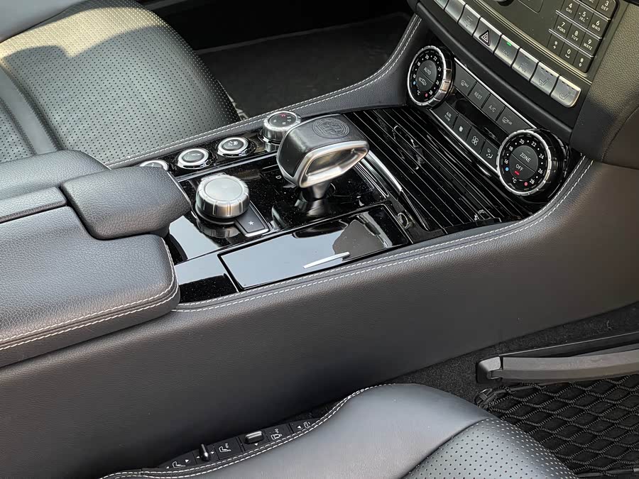 Mercedes-Benz CLS AMG 2015 car image #26