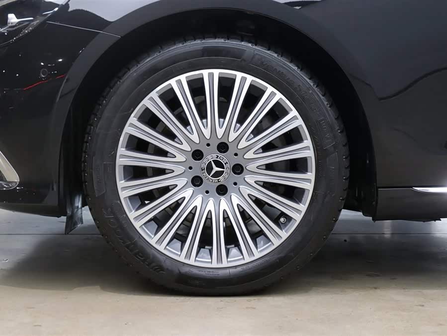 Mercedes-Benz E Class 2021 صورة سيارة #26