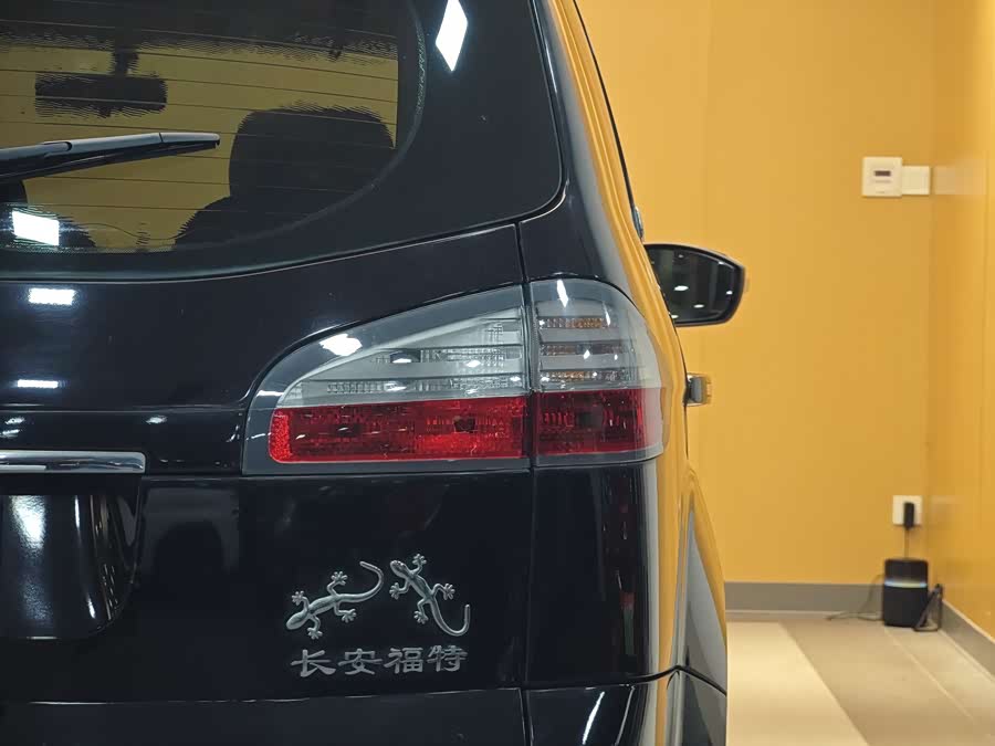 Ford S-MAX 2012 #26 Ford S-MAX 2012 car image #26