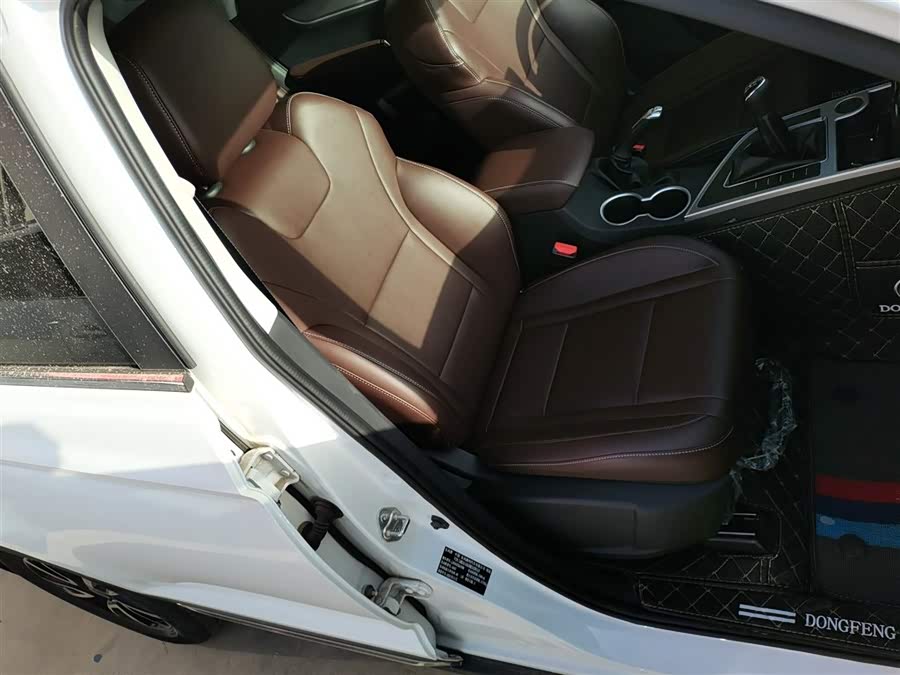 Forthing T5 2021 #26 Forthing T5 2021 immagine di auto #26