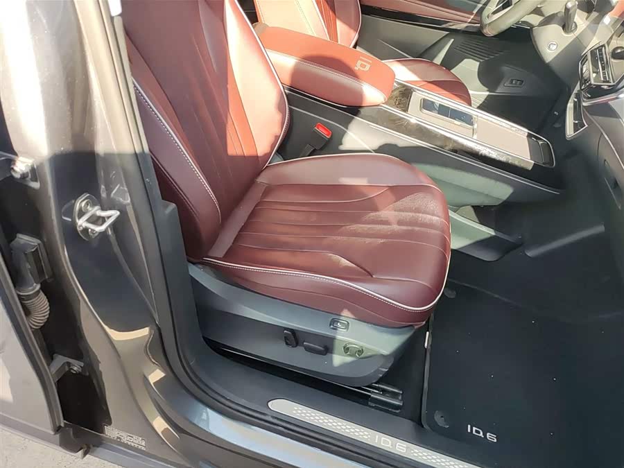 Volkswagen ID.6 X 2022 car image #26