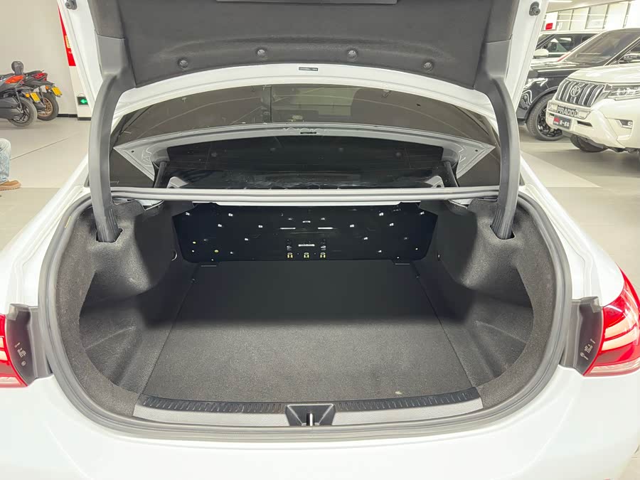 Mercedes-Benz 2021 car image #26