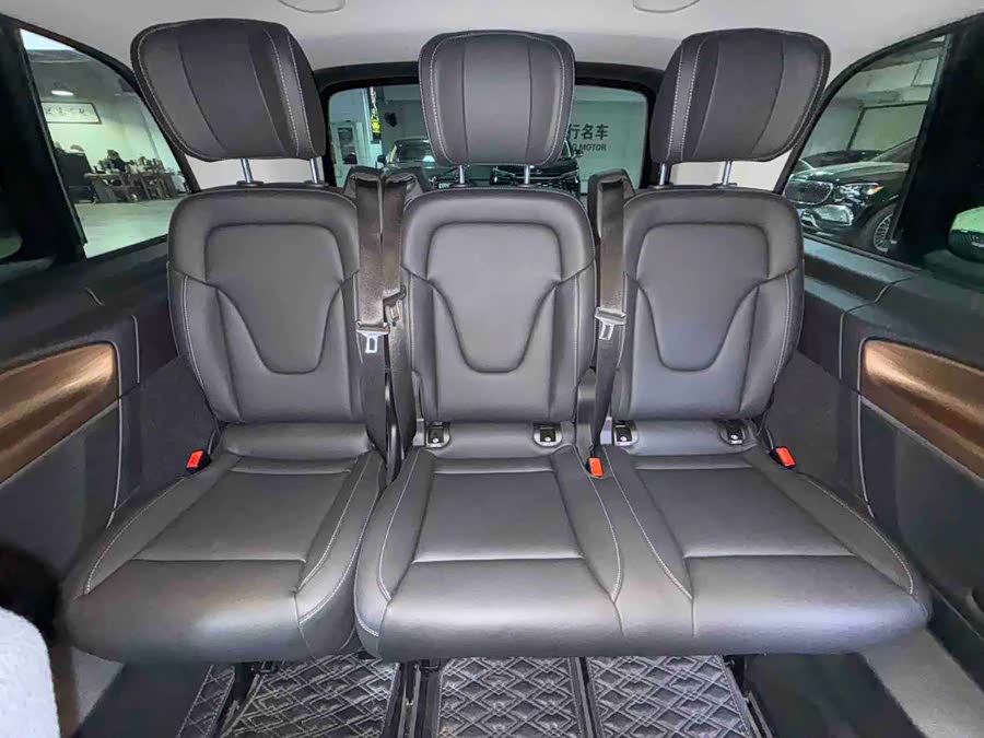 Mercedes-Benz V Class 2020 car image #26