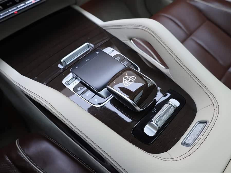 Mercedes-Benz Maybach GLS 2021 car image #26