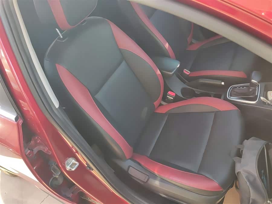 Kia Rio Cross 2017 car image #26