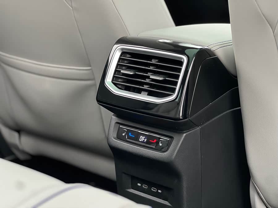 Volkswagen ID.6 X 2021 #26 Volkswagen ID.6 X 2021 car image #26