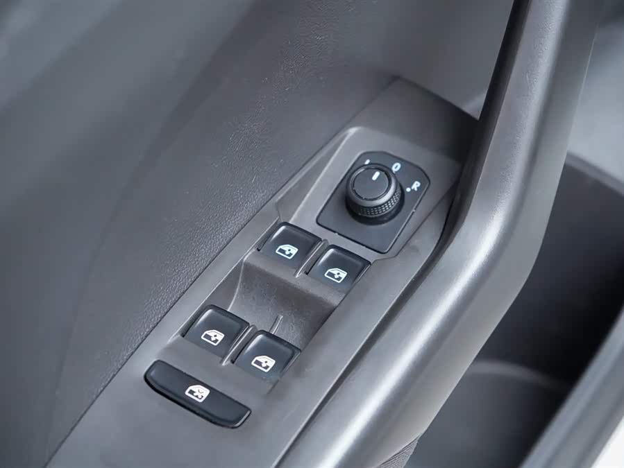 Volkswagen T-Cross 2023 car image #26