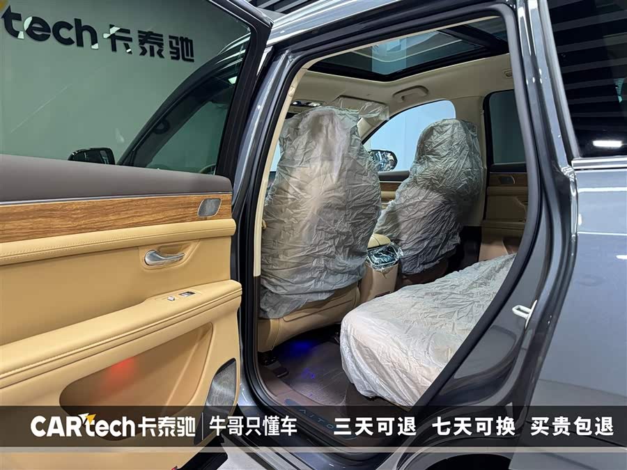 2025 car image #26