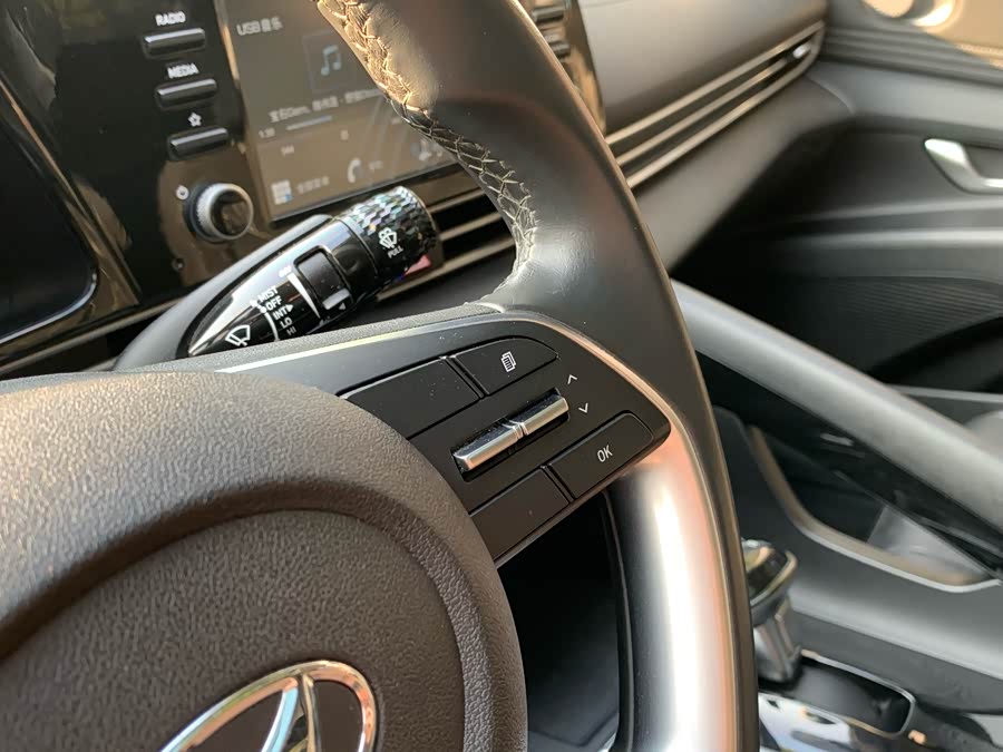Hyundai Elantra 2020 immagine di auto #26