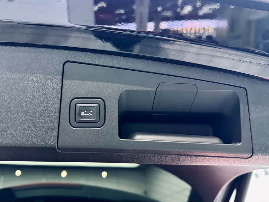 2023 car image #26