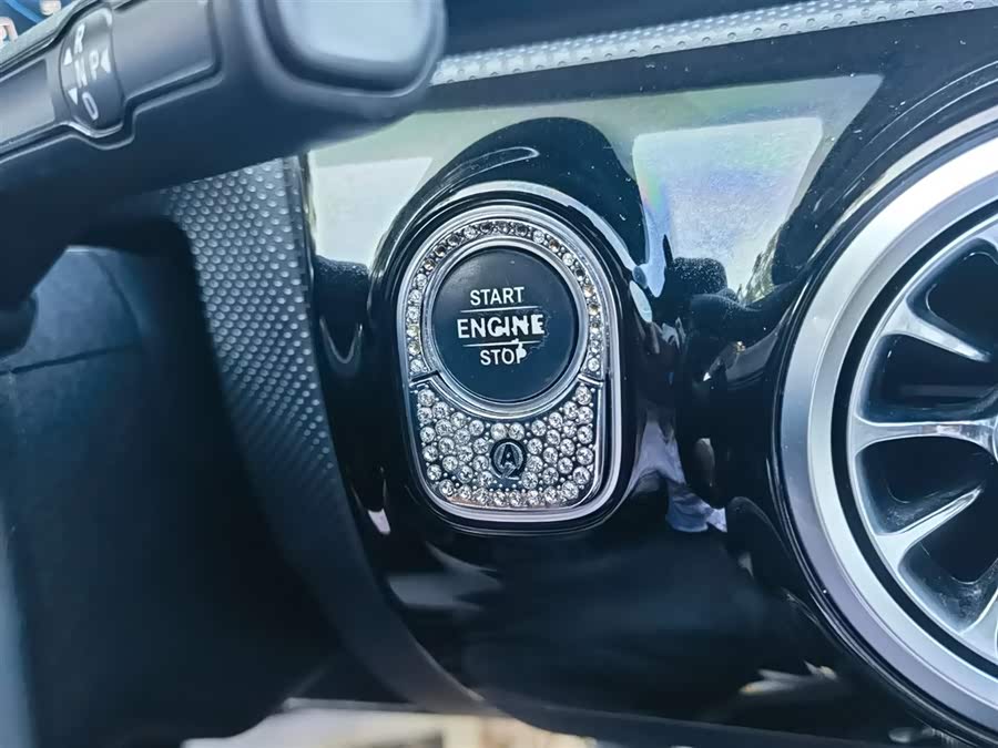 Mercedes-Benz A Class (Imported) 2020 #26 Mercedes-Benz A Class (Imported) 2020 car image #26