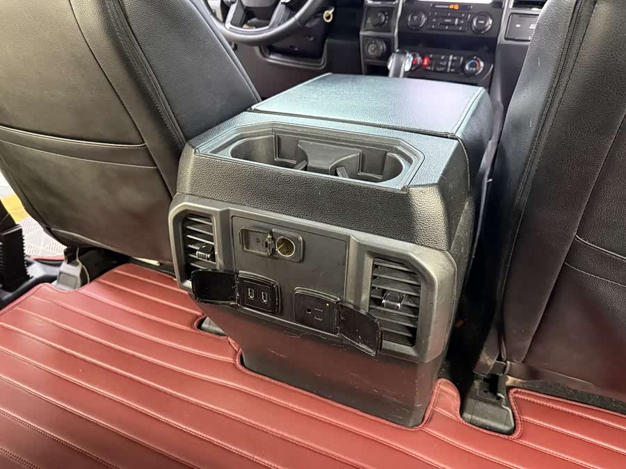 Ford Edge 2021 car image #26