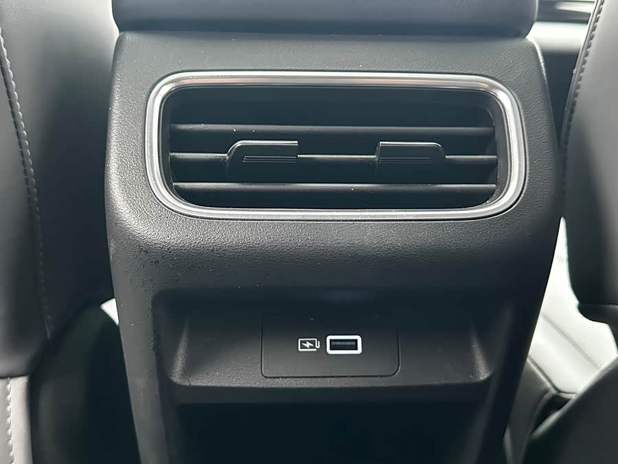 GEELY 2025 #26 GEELY 2025 car image #26