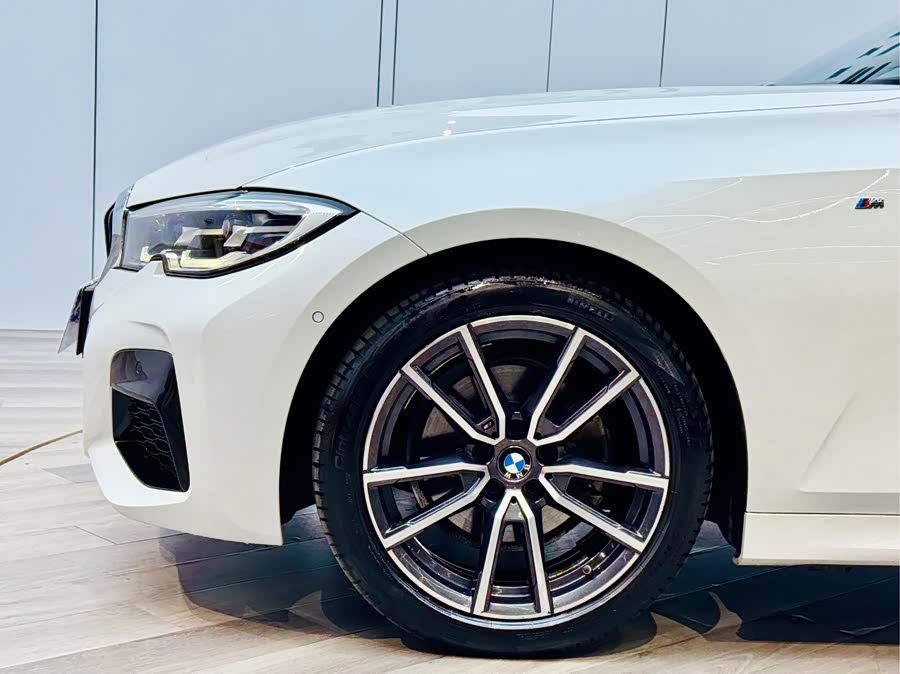 BMW 3 Series 2020 car image #26