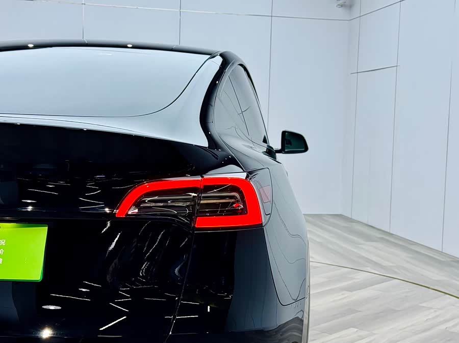Tesla Model Y 2021 car image #26