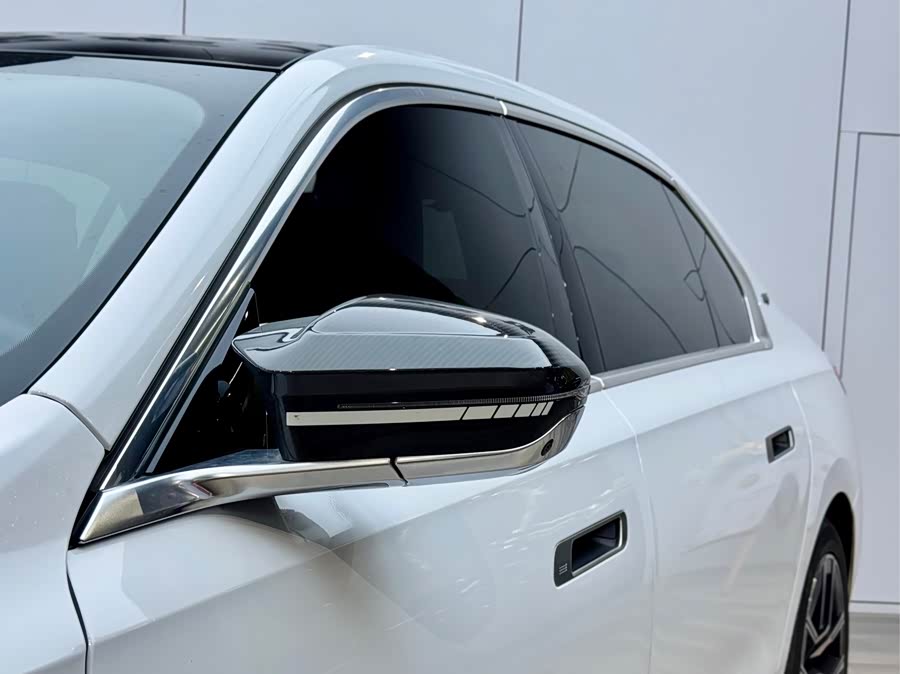 BMW 7 Series 2024 car image #26