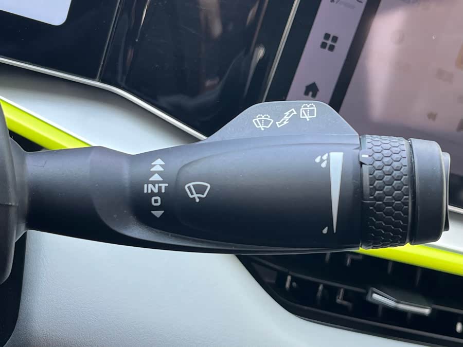 GEELY Coolray 2022 car image #26