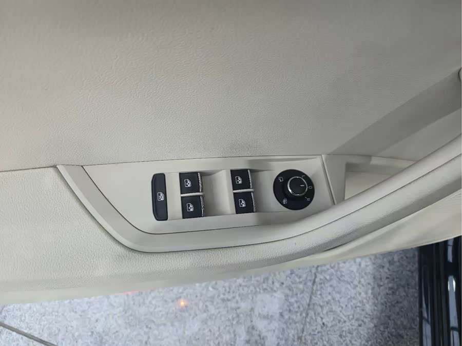 Skoda Superb 2016 car image #26