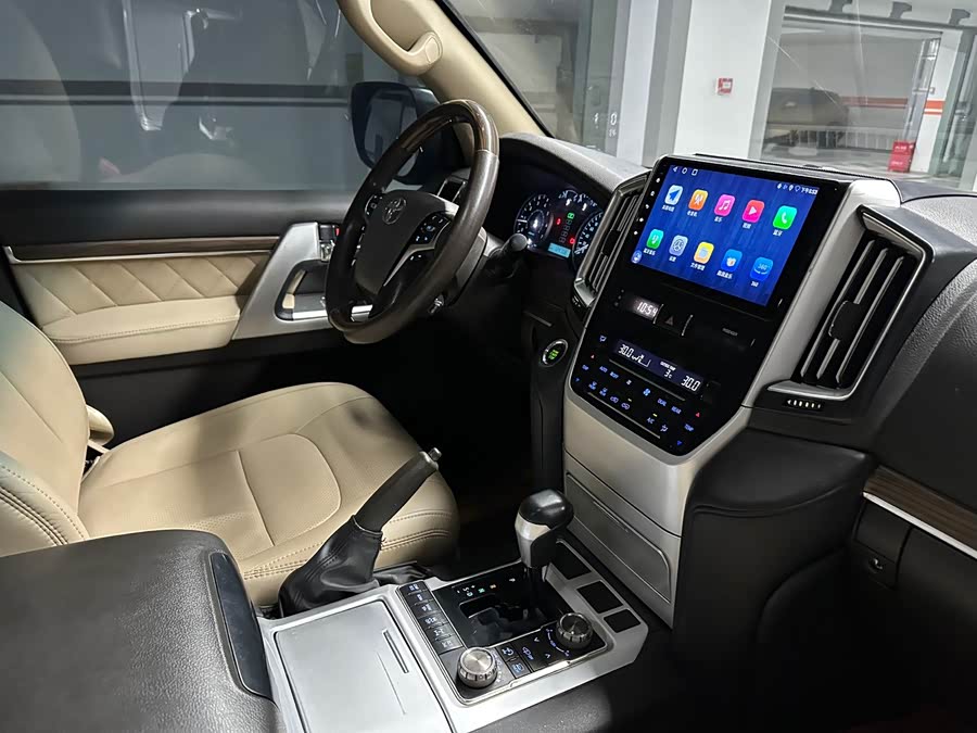 Toyota Land Cruiser 2009 car image #26