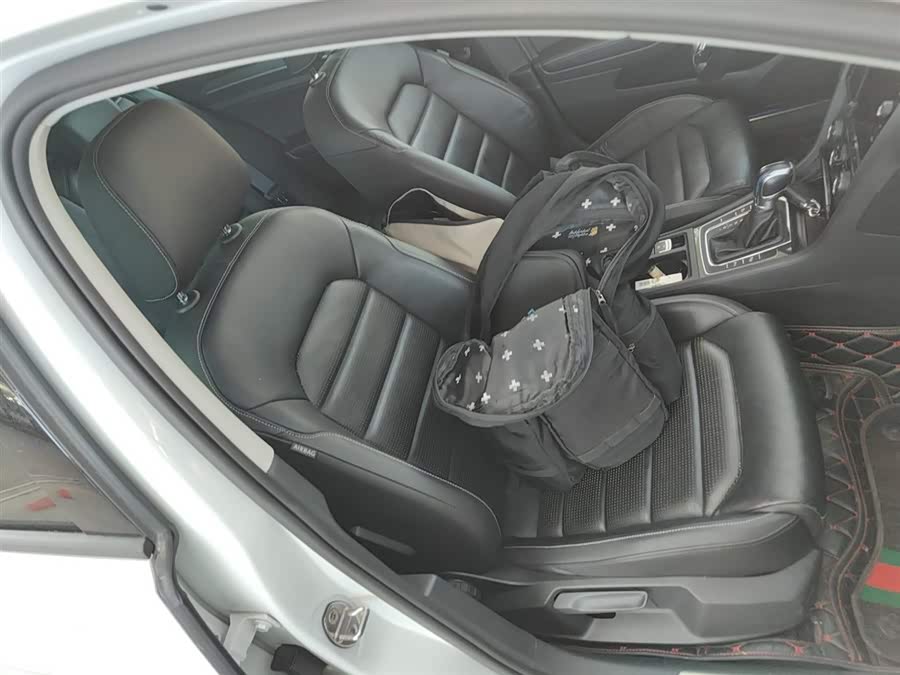 Volkswagen Golf New Energy (Imported) 2020 صورة سيارة #26