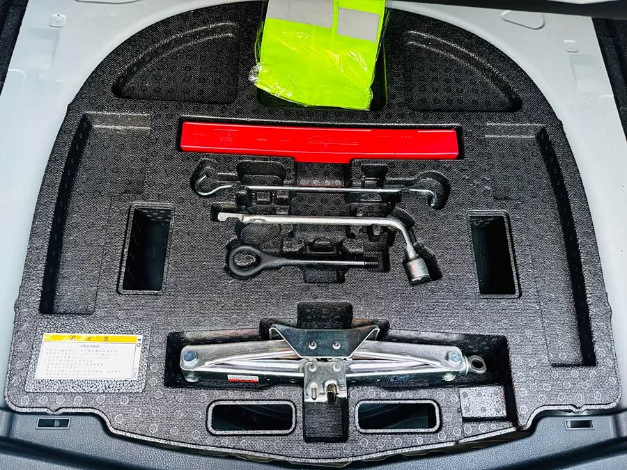 Toyota Avalon 2023 car image #26